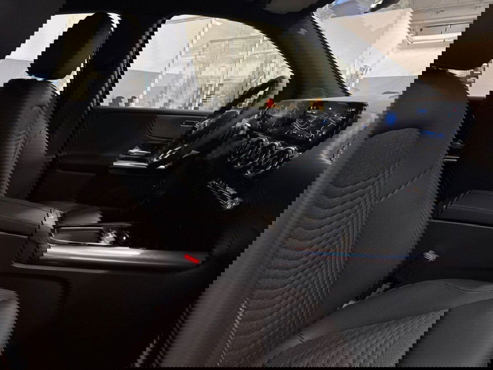 Mercedes-Benz Classe B nuova a Rimini (8)