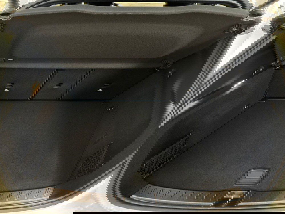 Mercedes-Benz GLA SUV nuova a Rimini (7)