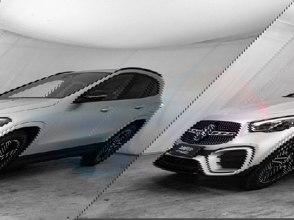 Mercedes-Benz GLA SUV nuova a Macerata