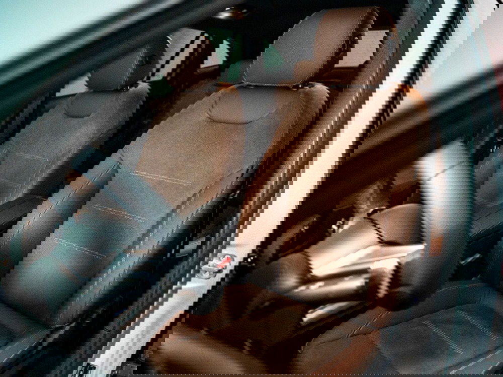 Mercedes-Benz GLA SUV nuova a Macerata (16)