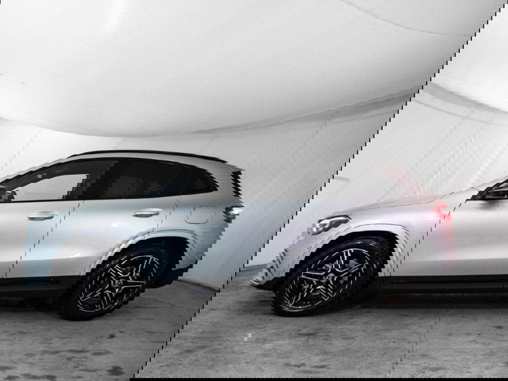 Mercedes-Benz GLA SUV nuova a Macerata (2)