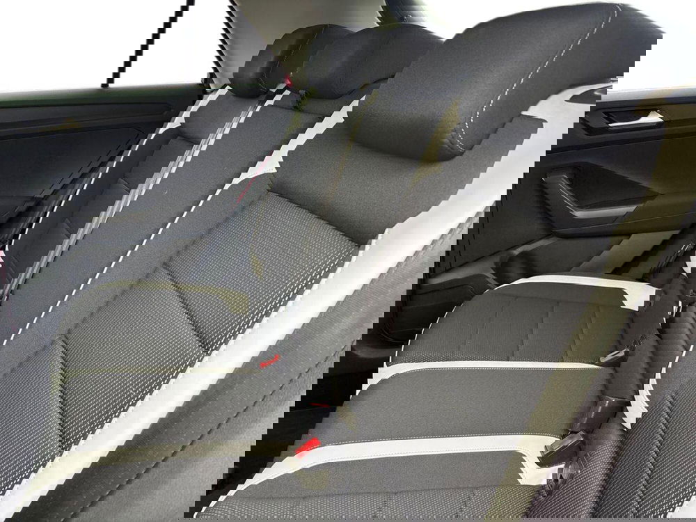 Volkswagen T-Roc usata a Torino (11)