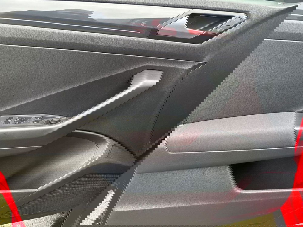 Volkswagen T-Roc usata a Torino (7)