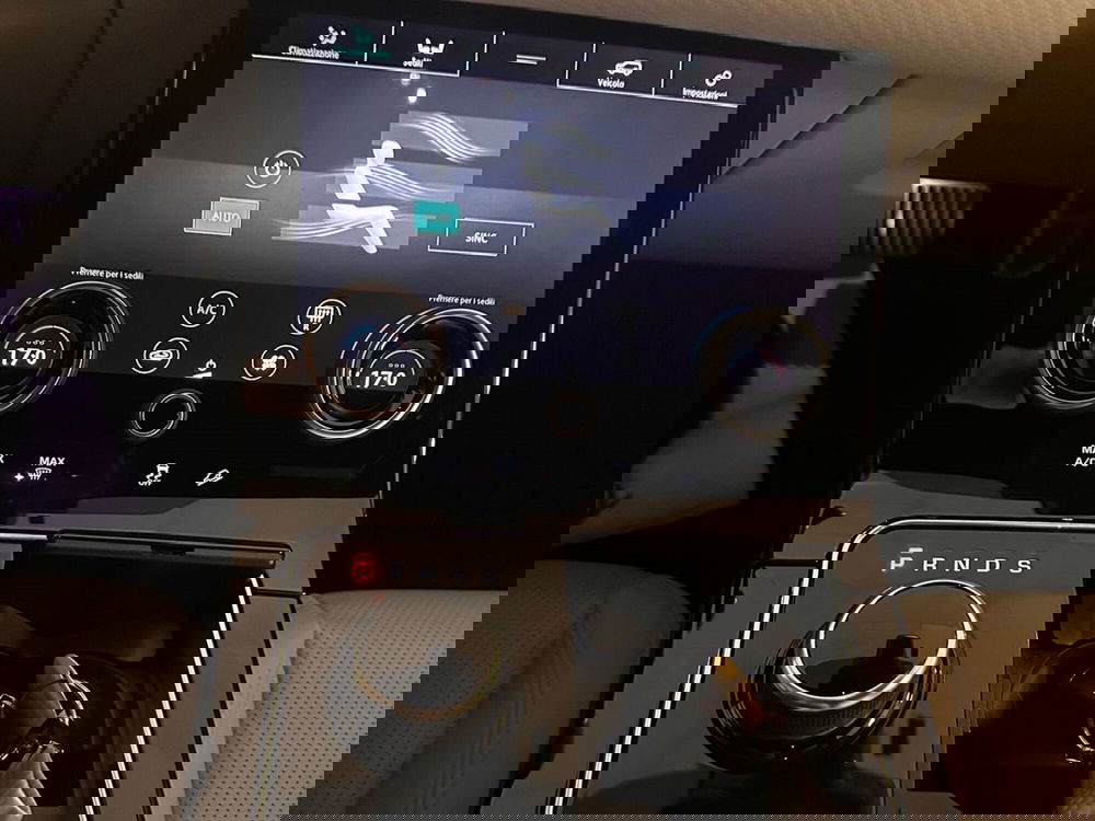 Land Rover Range Rover Velar usata a Cuneo (11)