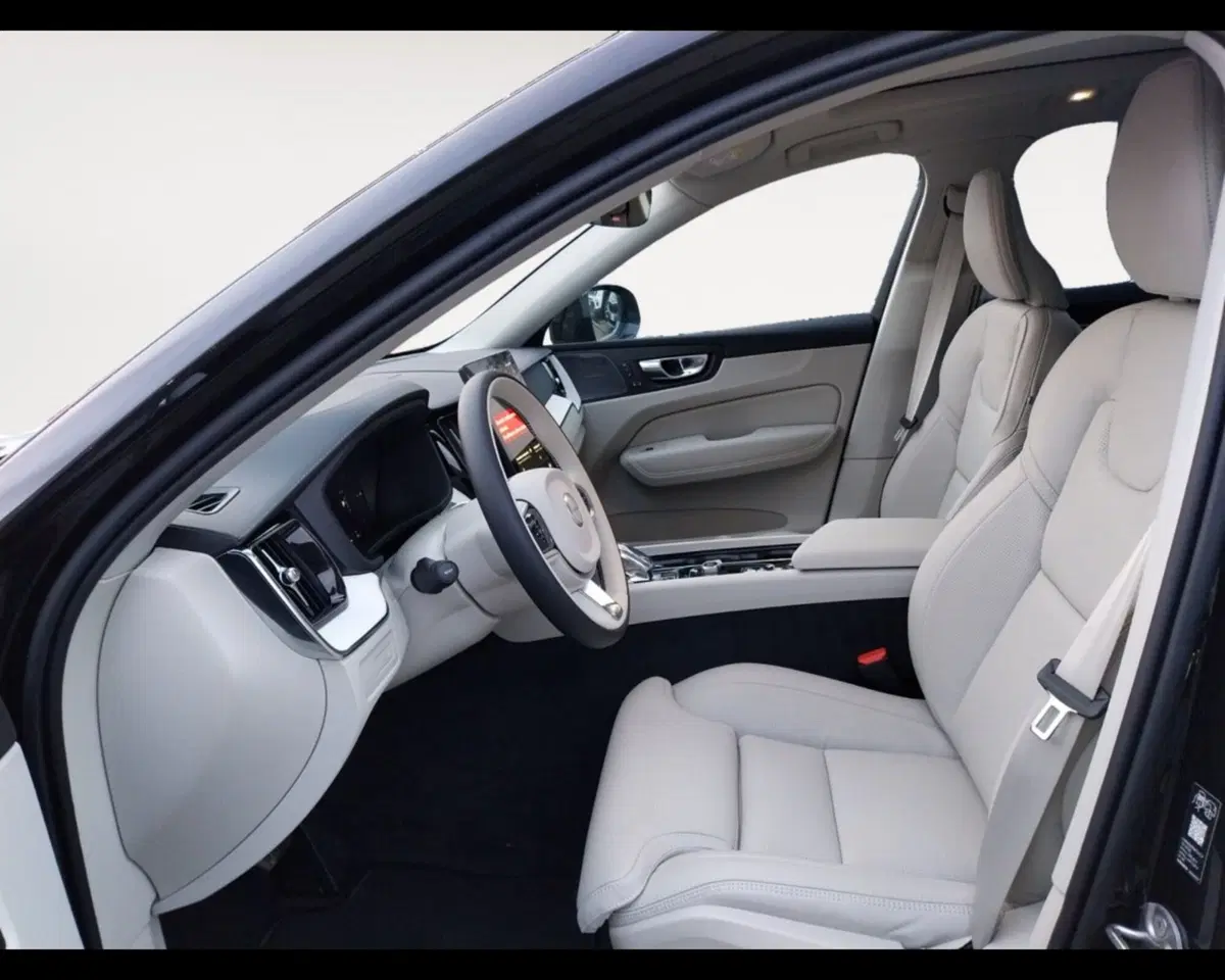 Volvo XC60 nuova a Bologna (10)