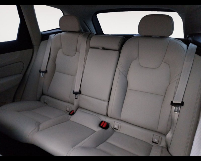 Volvo XC60 nuova a Bologna (14)