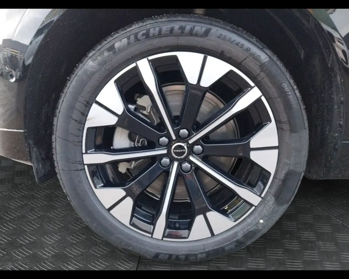 Volvo XC60 nuova a Bologna (9)