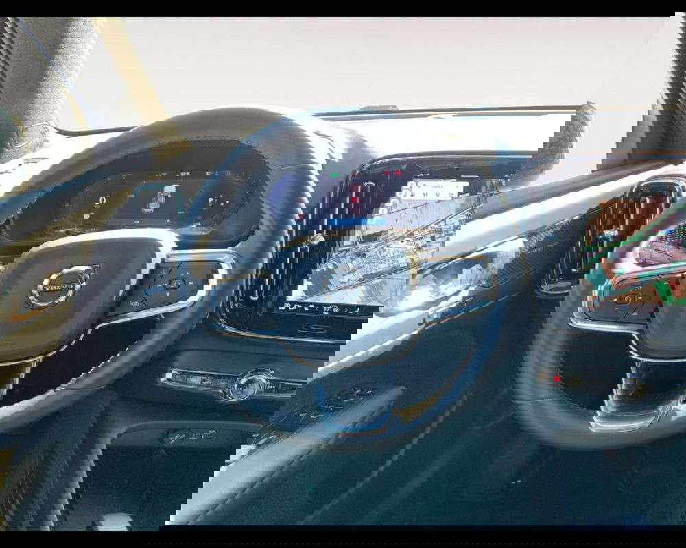 Volvo XC40 nuova a Ravenna (10)