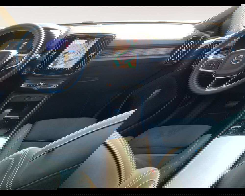 Volvo XC40 nuova a Ravenna (9)