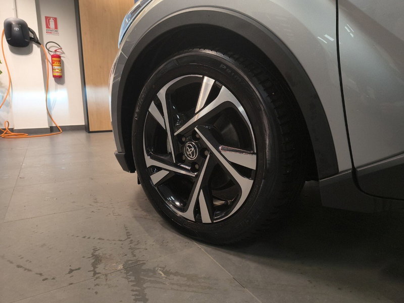 Toyota Toyota C-HR usata a Catanzaro (15)