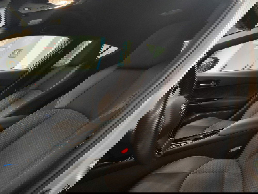 Toyota Toyota C-HR usata a Catanzaro (17)