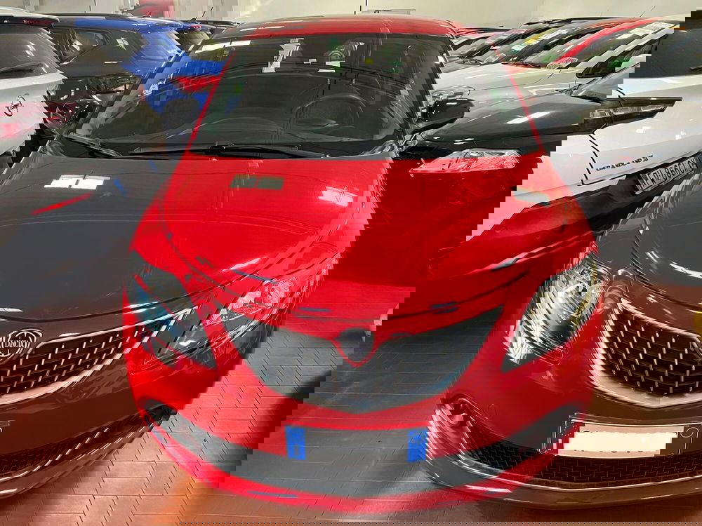 Lancia Ypsilon usata a Lucca (2)