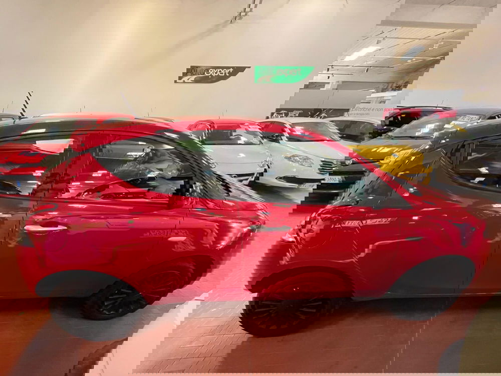 Lancia Ypsilon usata a Lucca (4)