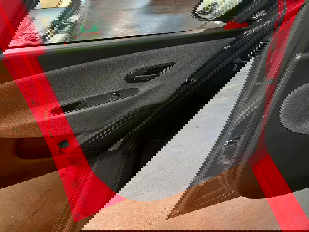 Lancia Ypsilon usata a Lucca (10)