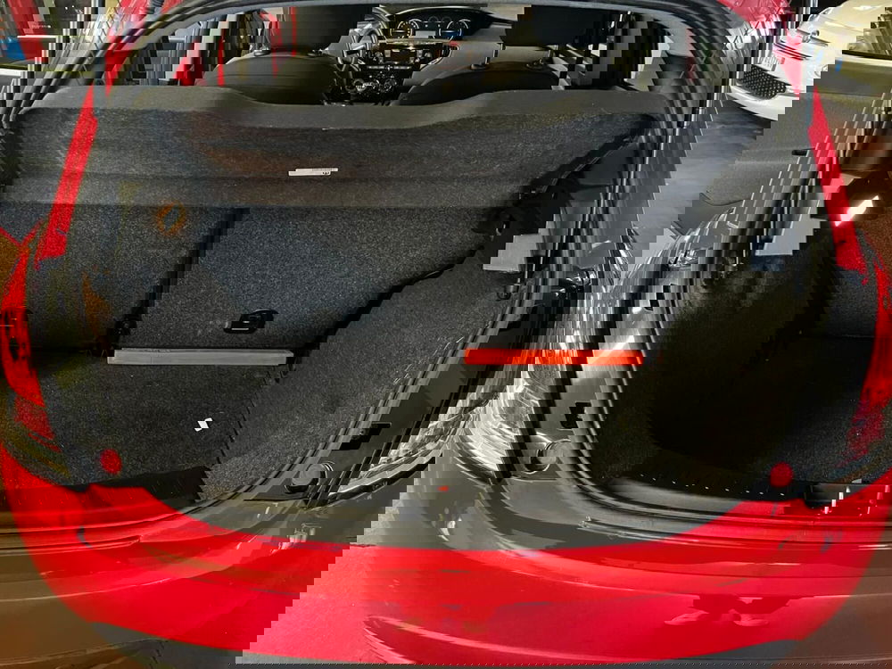 Lancia Ypsilon usata a Lucca (14)