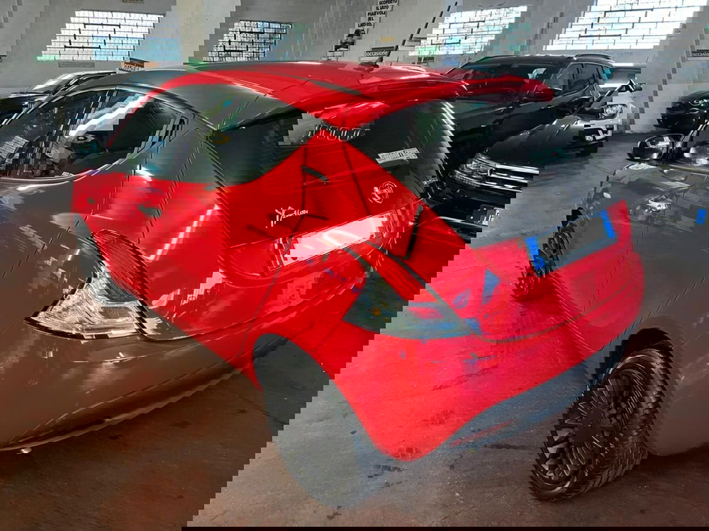 Lancia Ypsilon usata a Lucca (7)