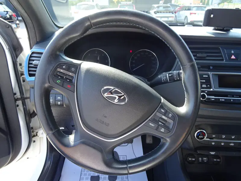 Hyundai i20 usata a Lucca (9)