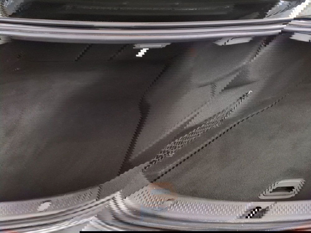 Mercedes-Benz Classe E usata a Agrigento (18)