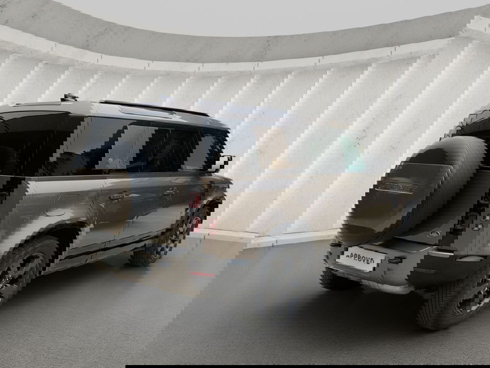 Land Rover Defender usata a Lecco (2)