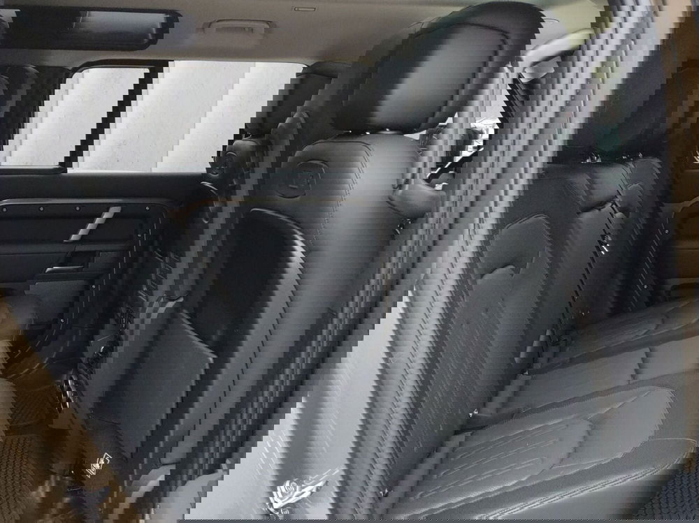 Land Rover Defender usata a Lecco (5)