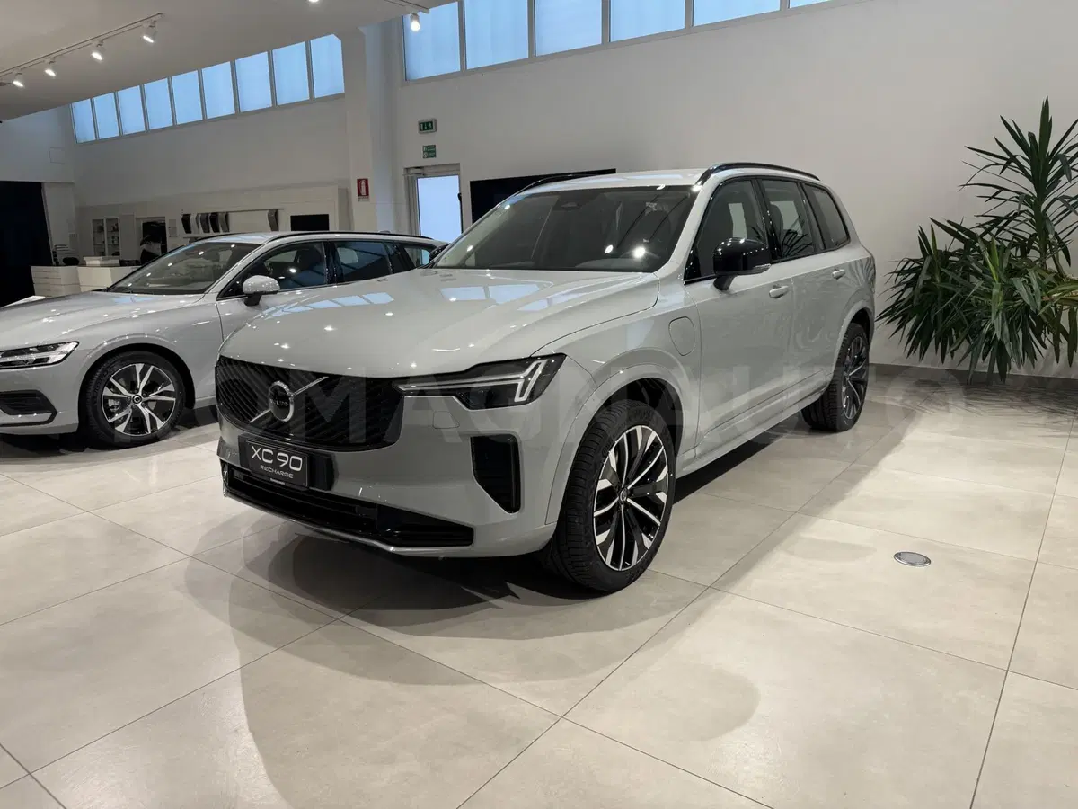 Volvo XC90 nuova a Forlì-Cesena