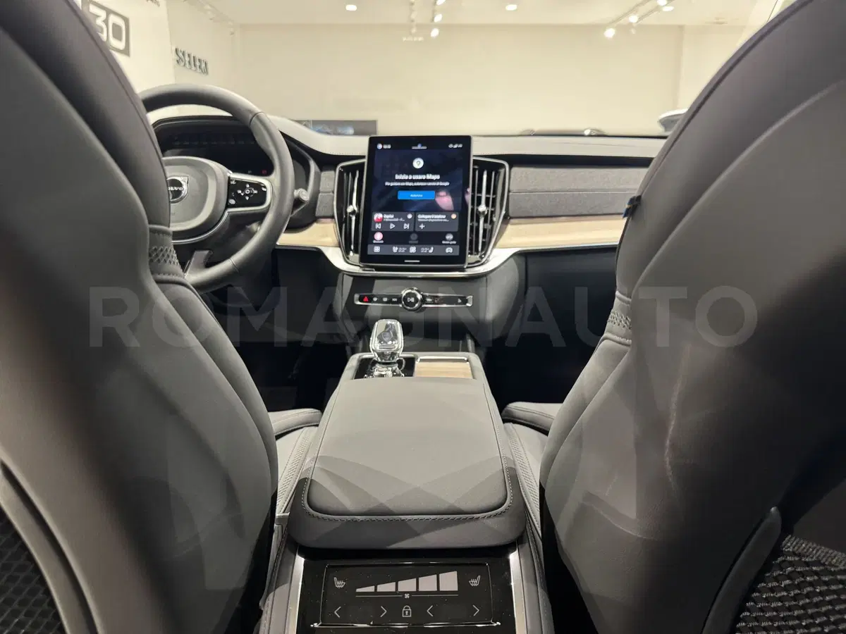 Volvo XC90 nuova a Forlì-Cesena (16)