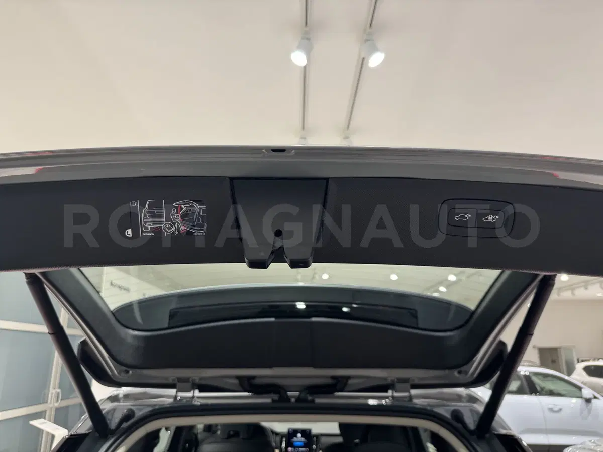 Volvo XC90 nuova a Forlì-Cesena (19)