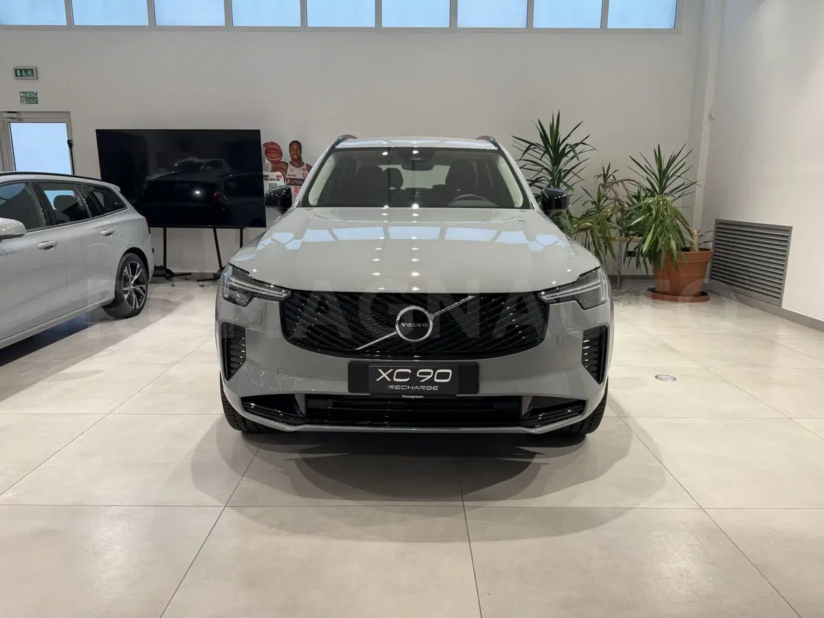 Volvo XC90 nuova a Forlì-Cesena (2)