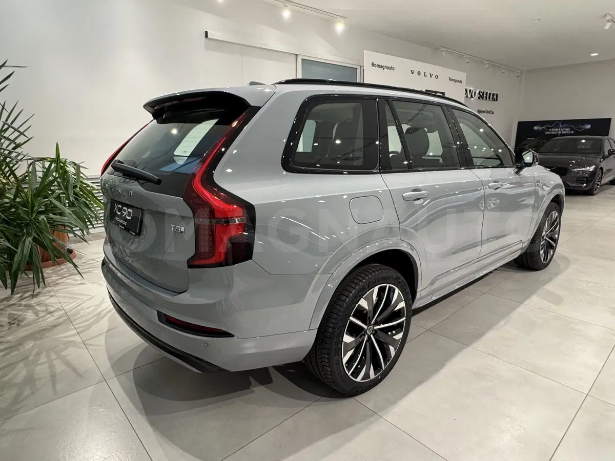 Volvo XC90 nuova a Forlì-Cesena (5)
