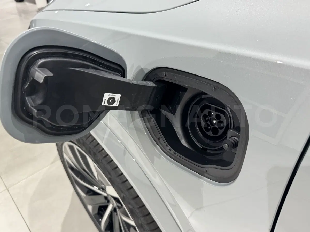 Volvo XC90 nuova a Forlì-Cesena (7)