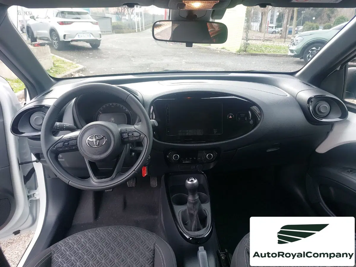 Toyota Aygo X nuova a Roma (10)