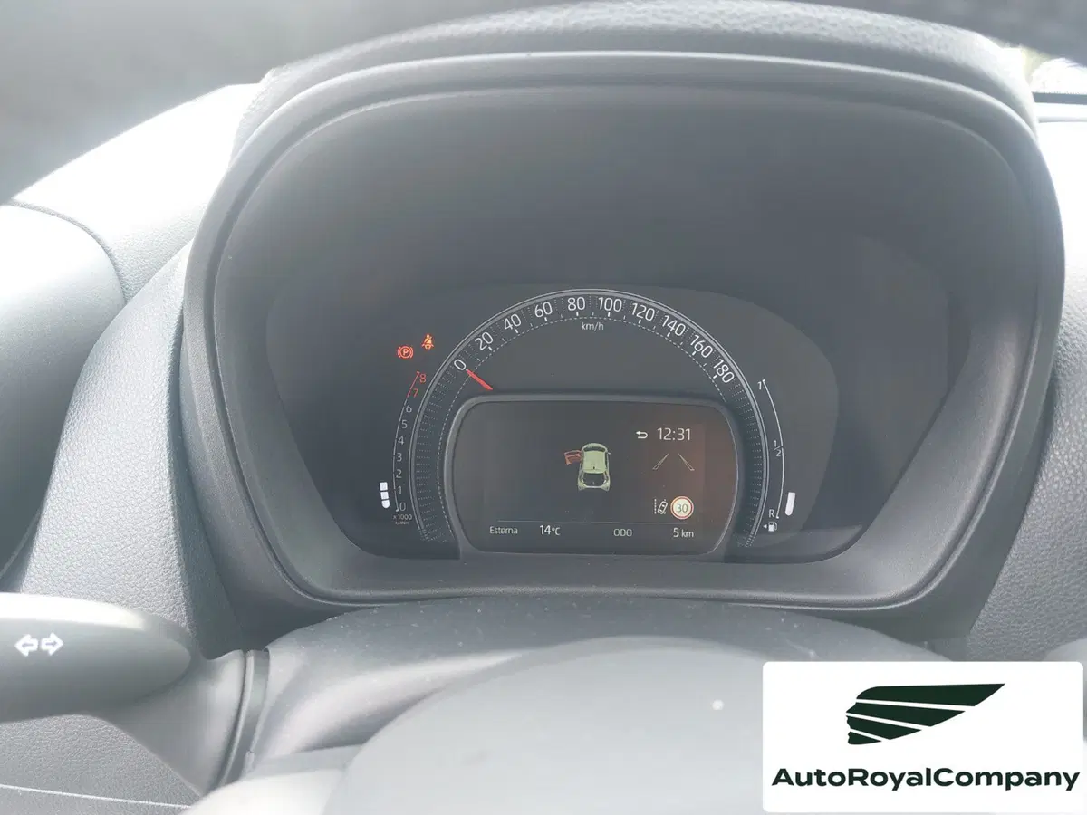 Toyota Aygo X nuova a Roma (11)