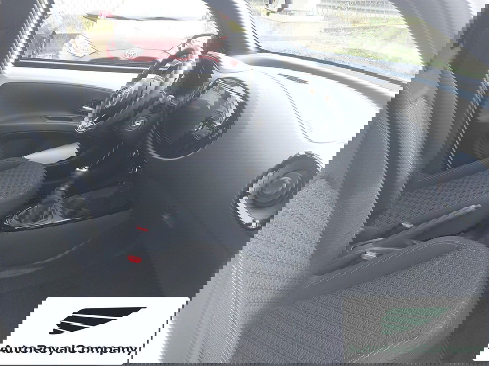 Toyota Aygo X nuova a Roma (15)
