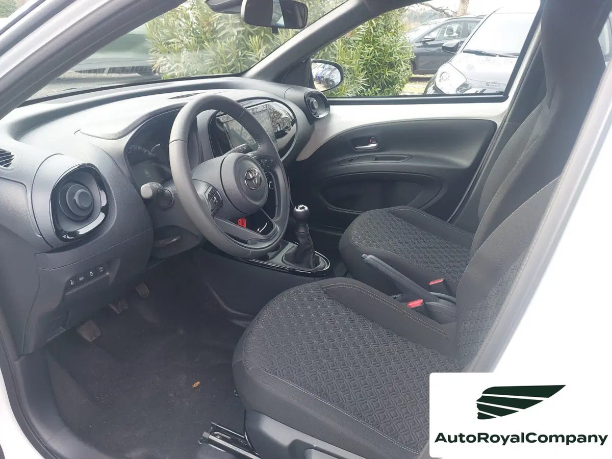 Toyota Aygo X nuova a Roma (8)