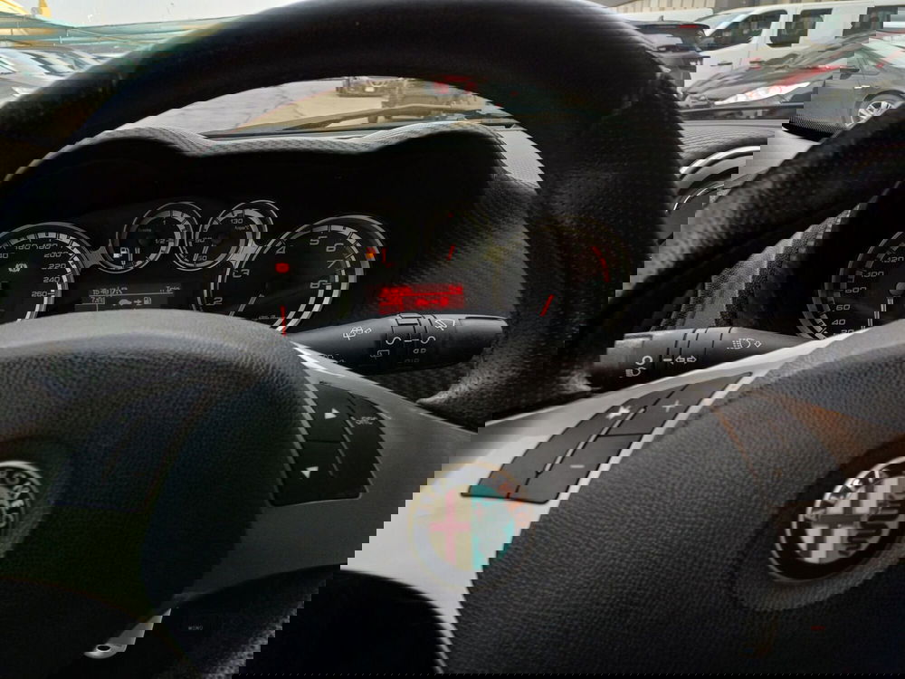 Alfa Romeo MiTo usata a Modena (9)