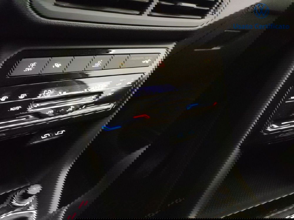 Volkswagen T-Cross usata a Varese (14)