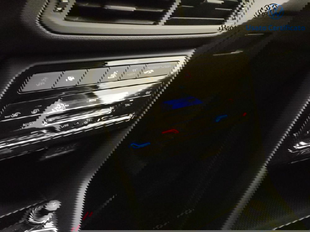 Volkswagen T-Cross usata a Varese (14)