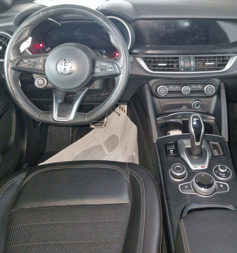 Alfa Romeo Stelvio usata a Terni (11)