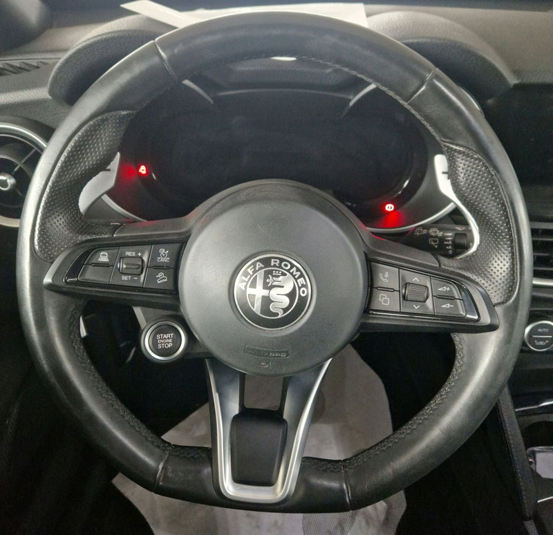 Alfa Romeo Stelvio usata a Terni (12)