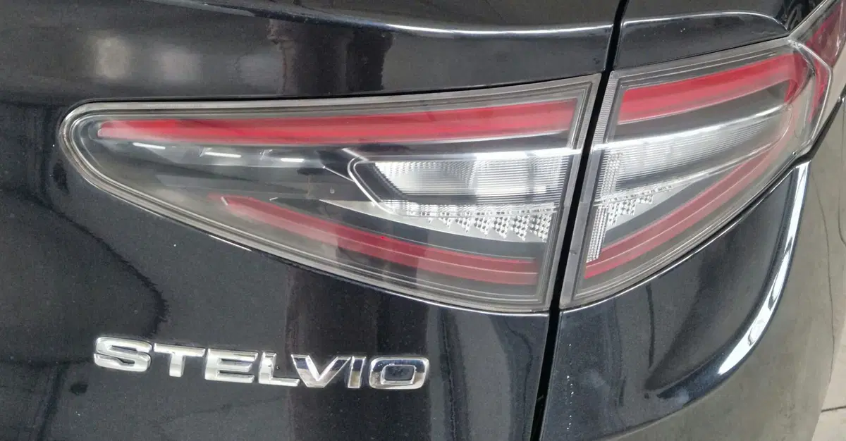 Alfa Romeo Stelvio usata a Terni (17)