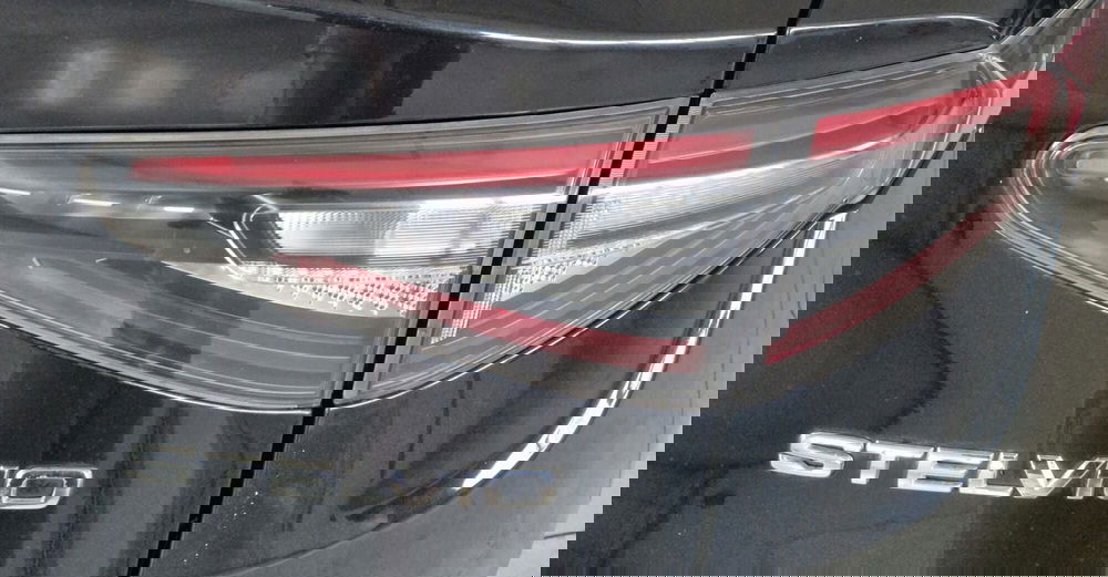 Alfa Romeo Stelvio usata a Terni (17)