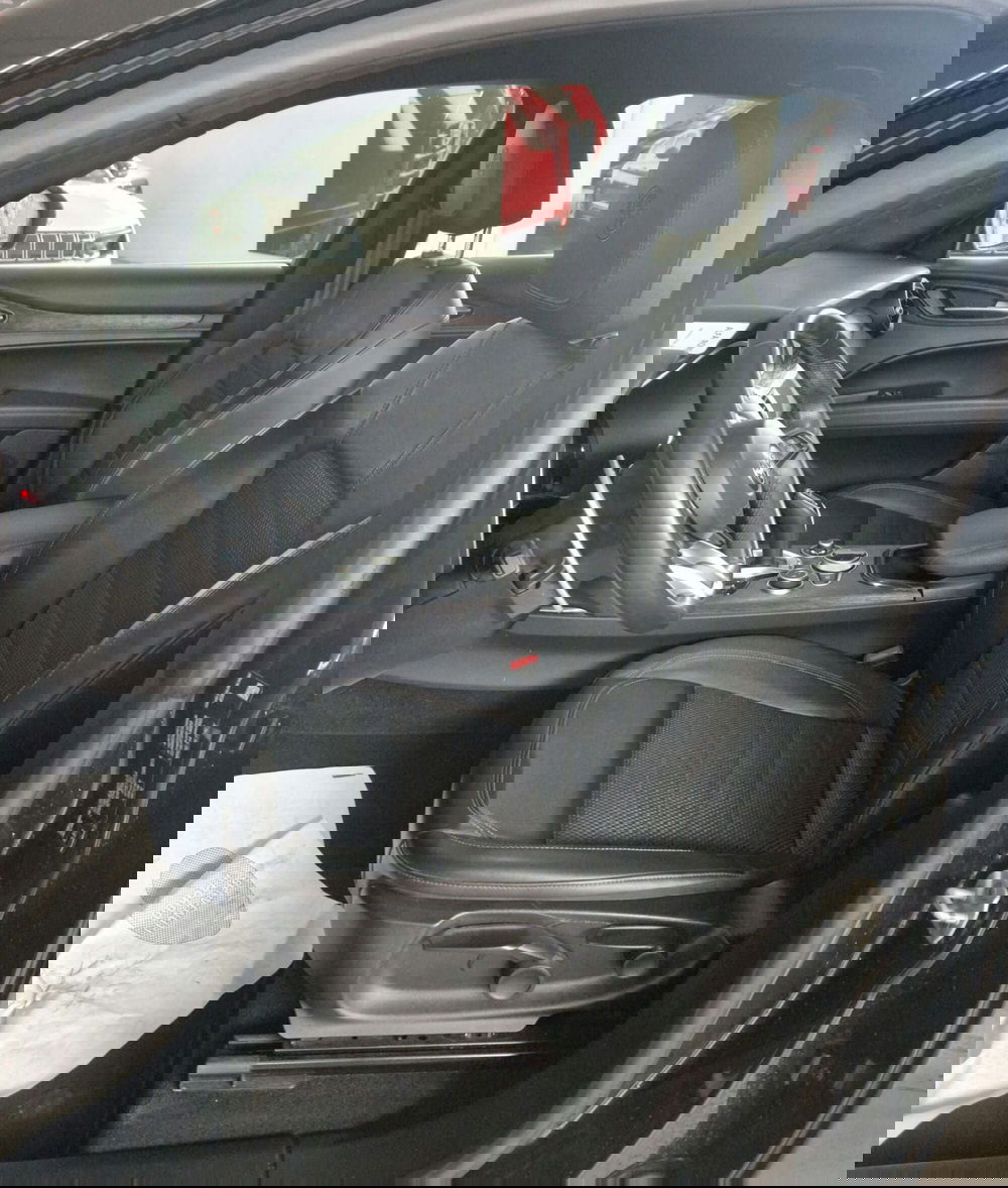 Alfa Romeo Stelvio usata a Terni (7)