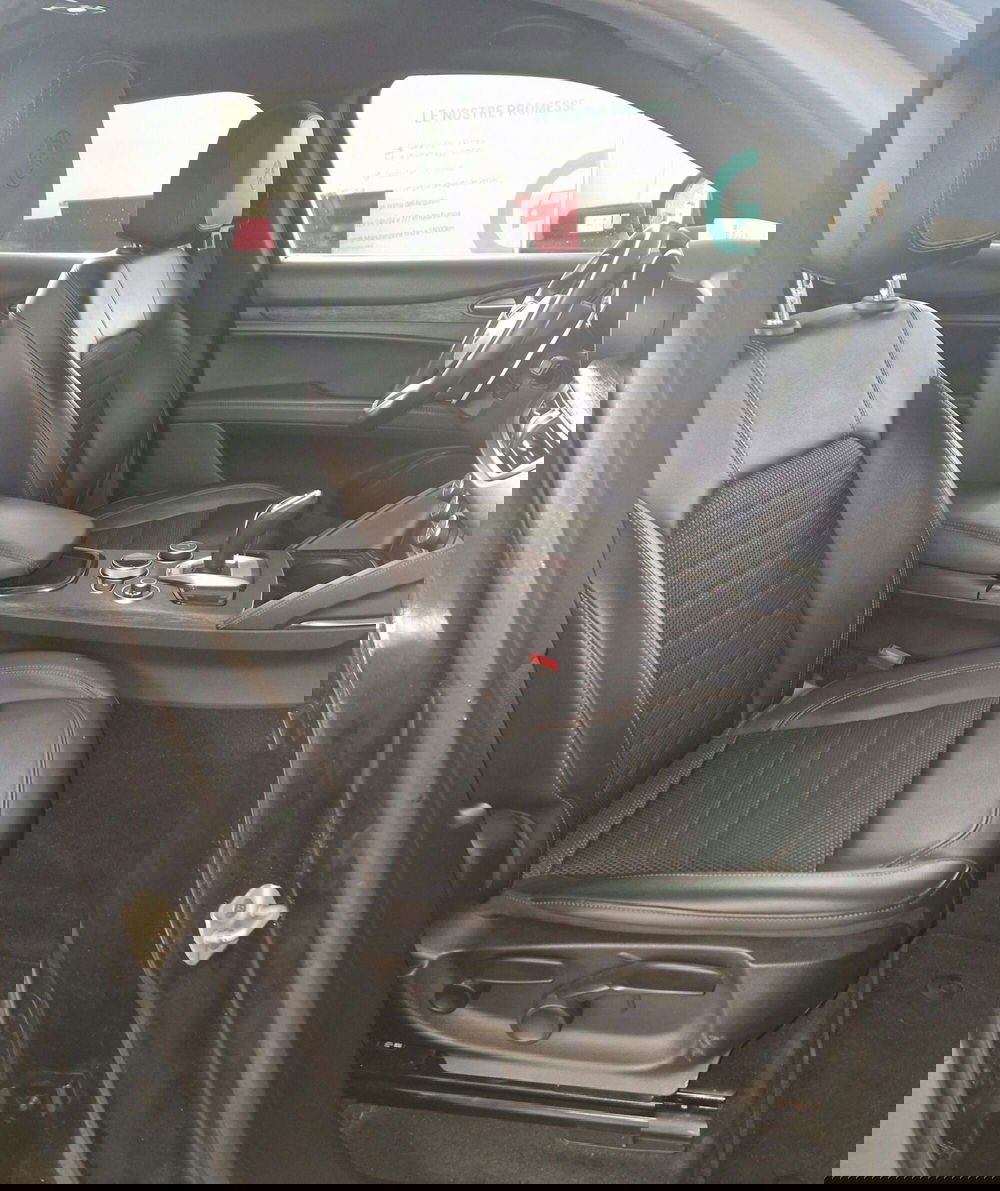 Alfa Romeo Stelvio usata a Terni (8)