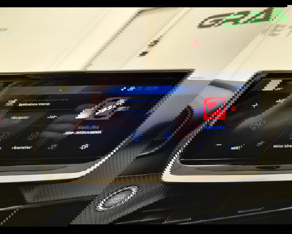 Peugeot 208 nuova a Savona (16)