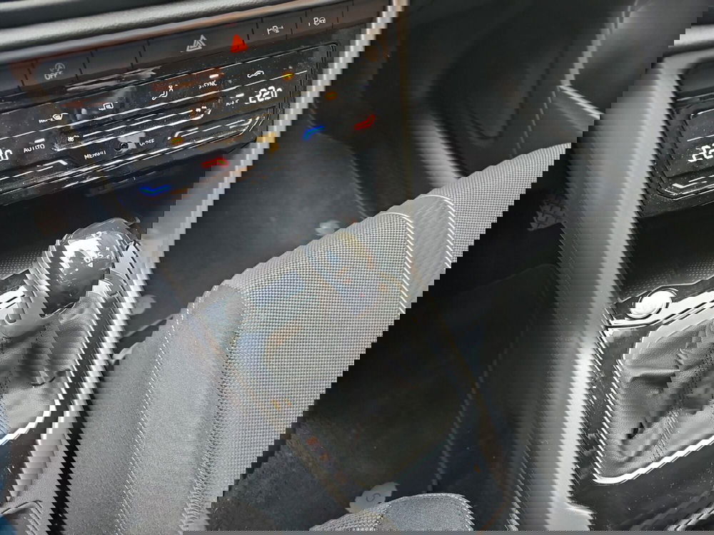 Volkswagen T-Roc usata a Lecco (13)