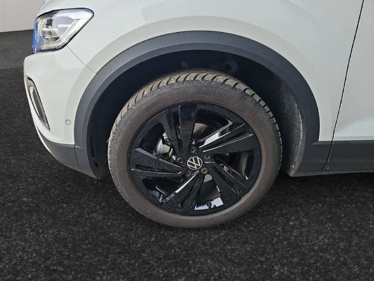 Volkswagen T-Roc usata a Lecco (8)