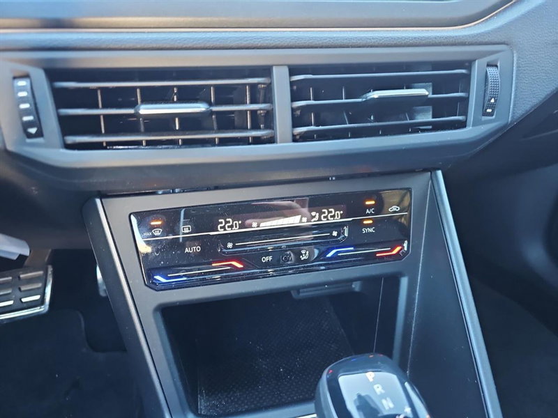 Volkswagen Taigo usata a Lecco (13)