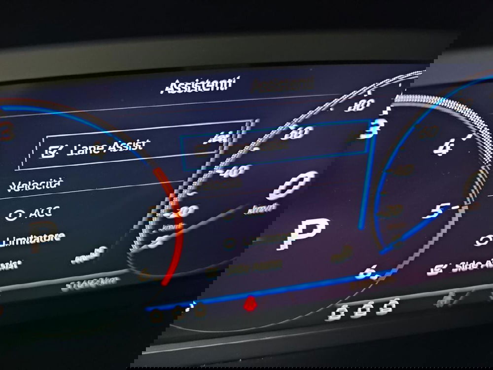 Volkswagen T-Roc usata a Lecco (15)