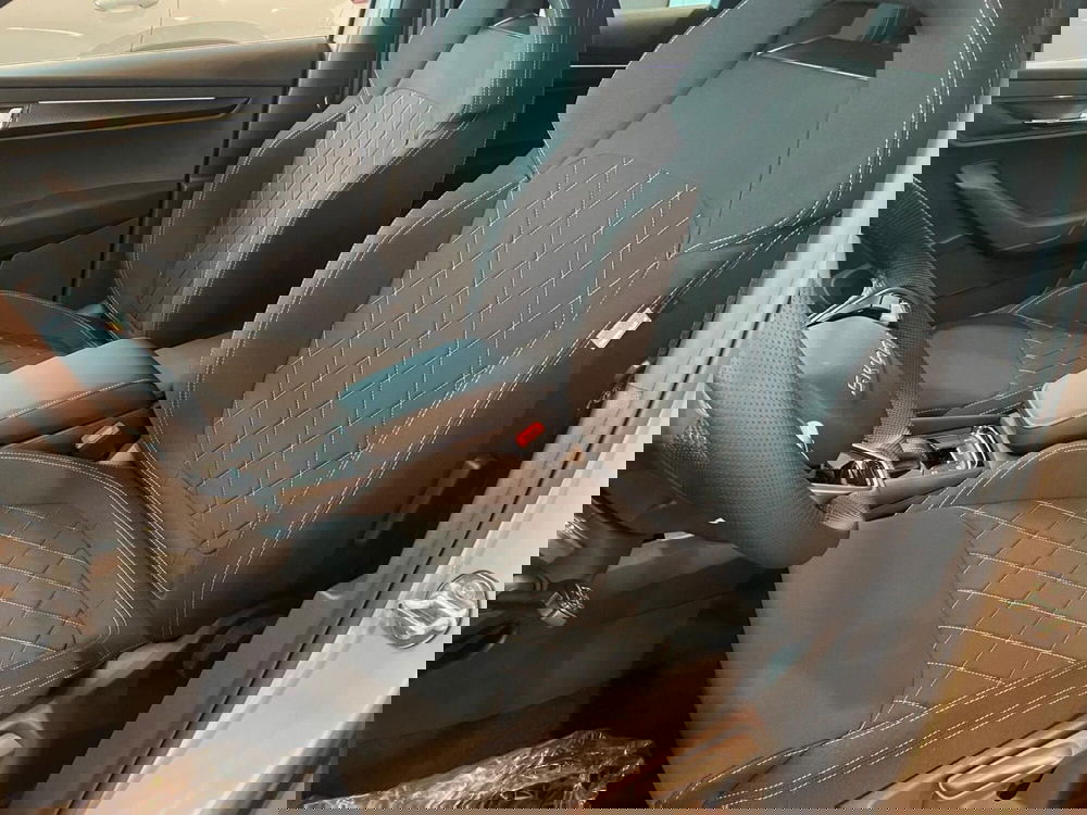 Skoda Karoq nuova a Lecco (4)