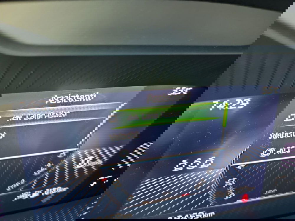 Skoda Karoq usata a Lecco (15)